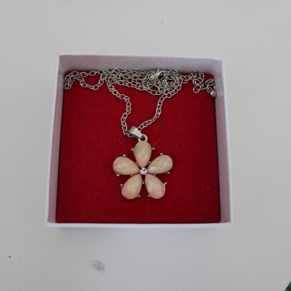 Ardene Flower Jewelry Set - Picture 2 of 5